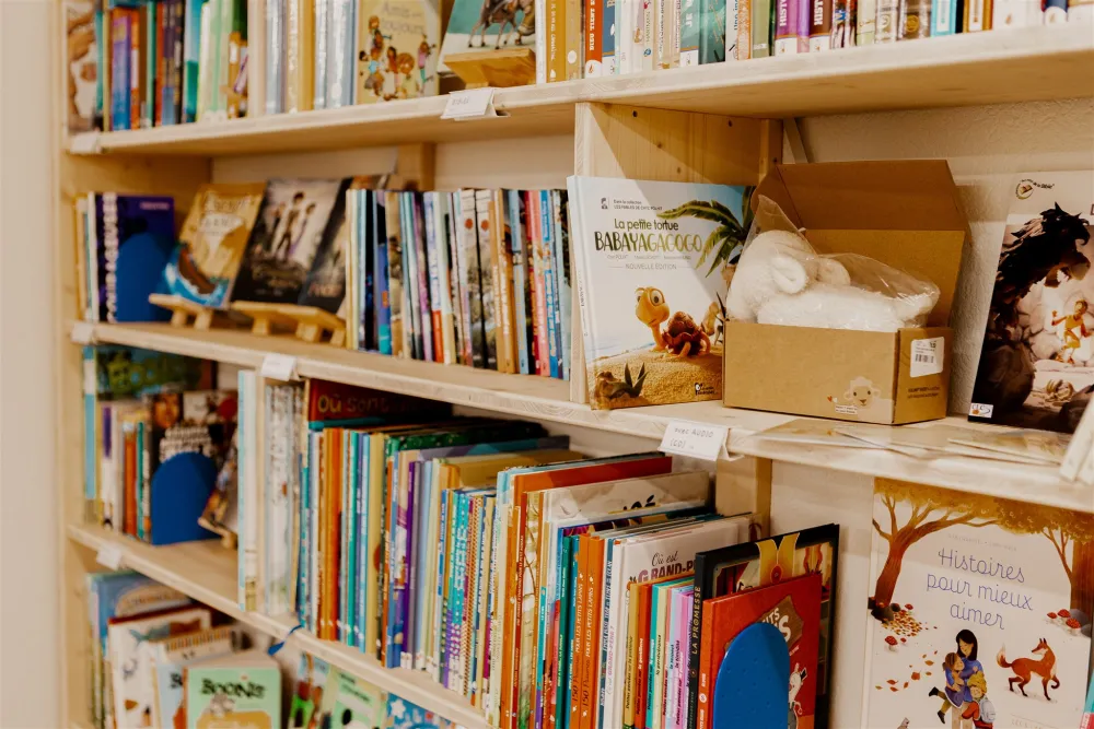  Envie de ne rien manquer de nos événements, soldes ou actualités diverses de la librairie ?  
 Alors inscrivez-vous à notre Newsletter tout en bas de cette page à droite ! 💌 
 (parait 3-4x par an) 
 ⬇️⬇️⬇️ 